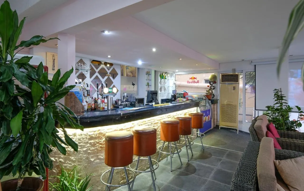 ***  Flamingo Beach Hotel Larnaca Chypre